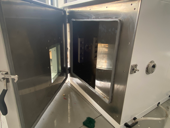 高低溫試驗(yàn)箱內(nèi)部進(jìn)入灰塵該如何處理呢？