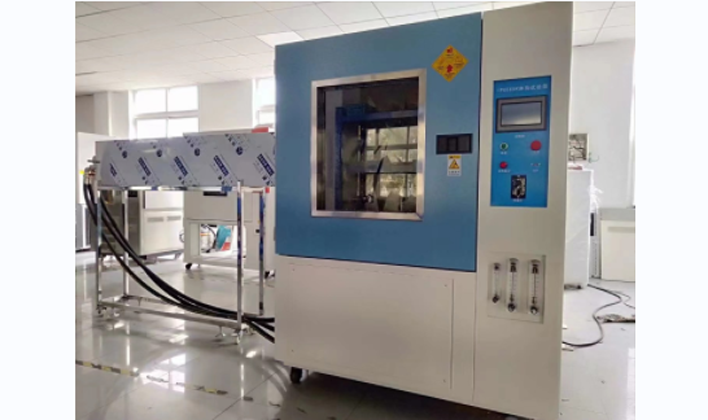 操作淋雨試驗(yàn)箱的過程中我們應(yīng)該注意些什么？