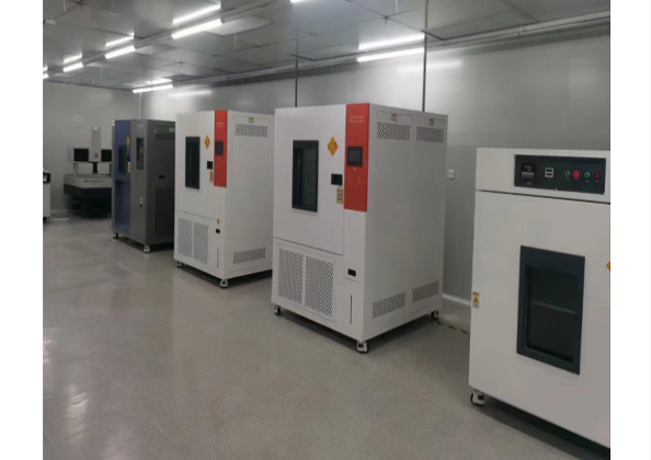 高低溫試驗箱使用環境是否需要另外安裝散熱裝