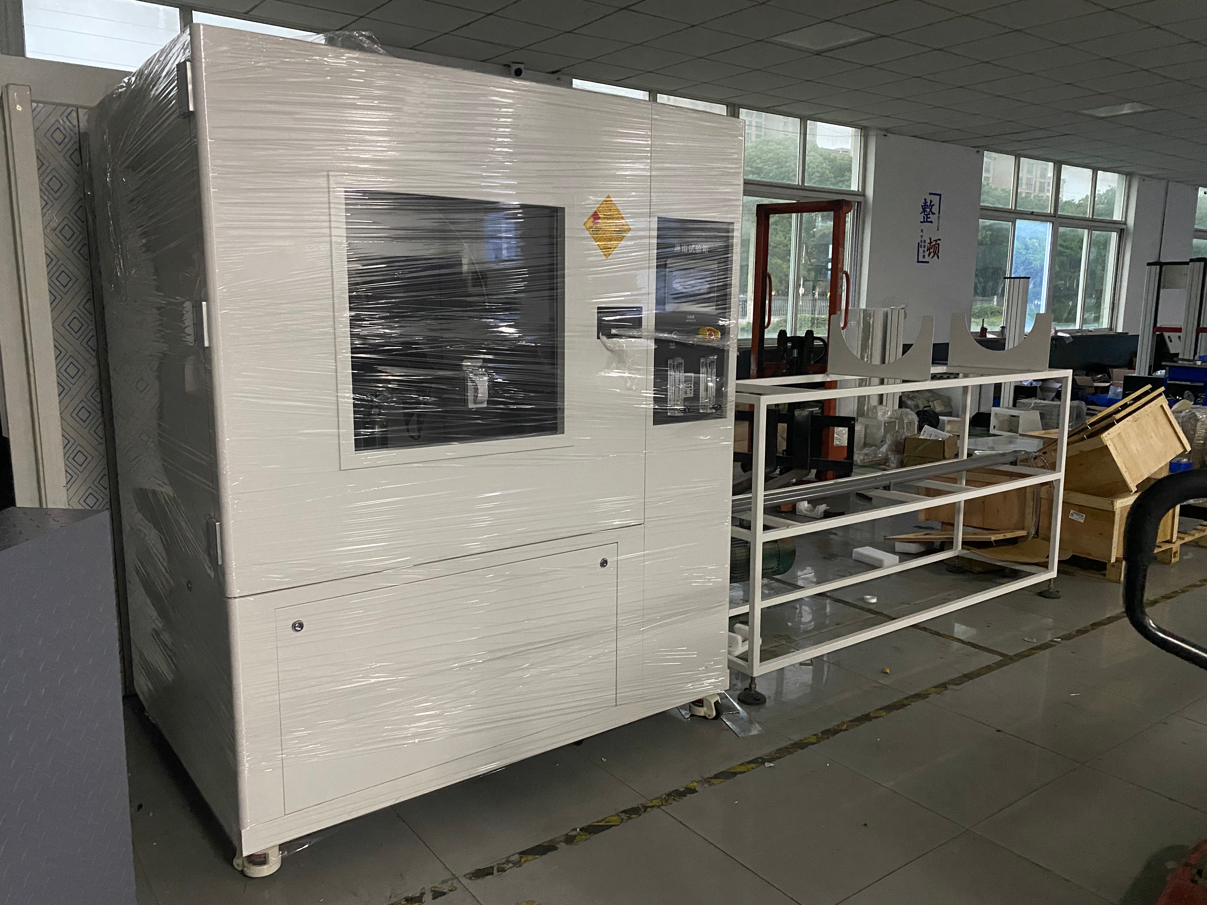 淋雨試驗箱示意圖